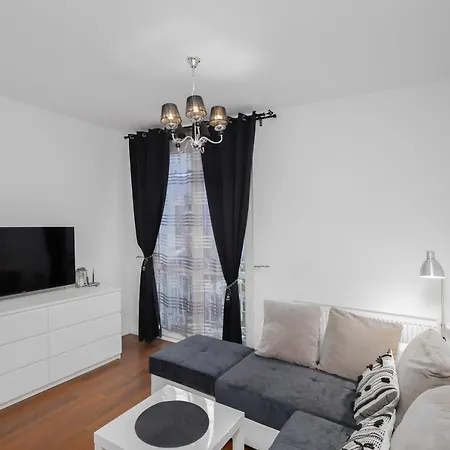 Black&white Πανσιόν