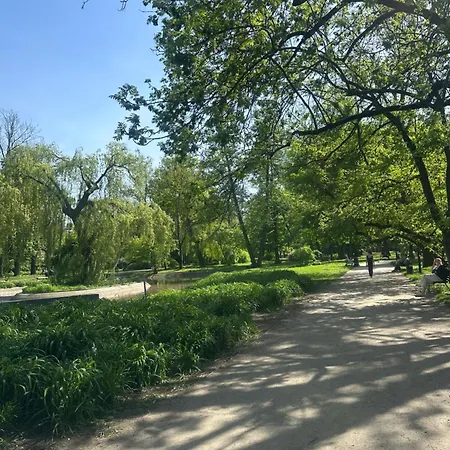 Πανσιόν Black&white